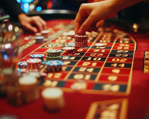 Live table joining and bet placement interface